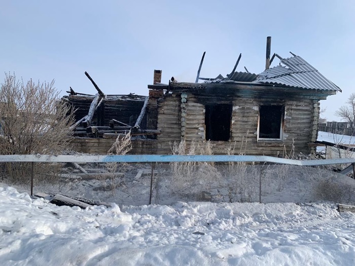 Во время пожара в жилом доме погиб 42-летний мужчина