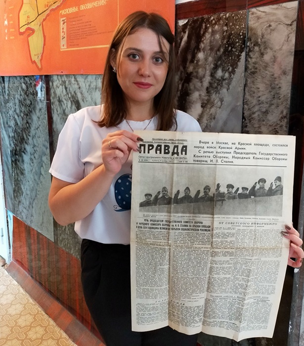 Сельчане подарили музею газету «Правда» от 1941 года