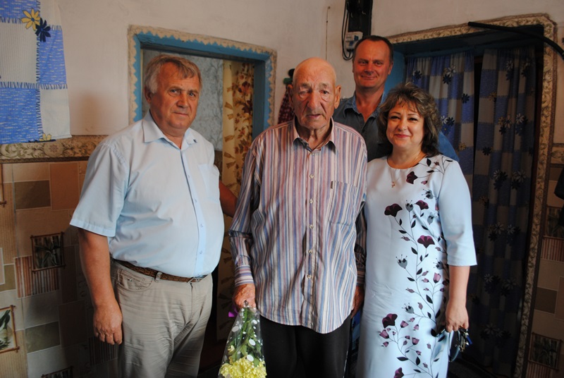 Кочердыкского ветерана труда поздравили с 90-летием