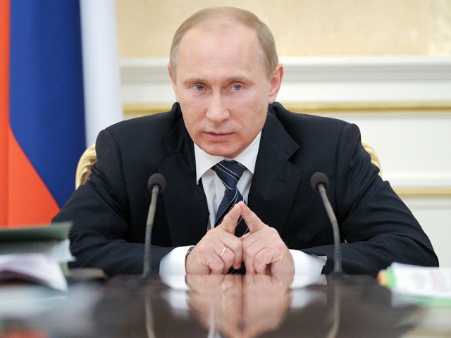 Владимир Путин решил простить налоговые долги 50 миллионам избирателей