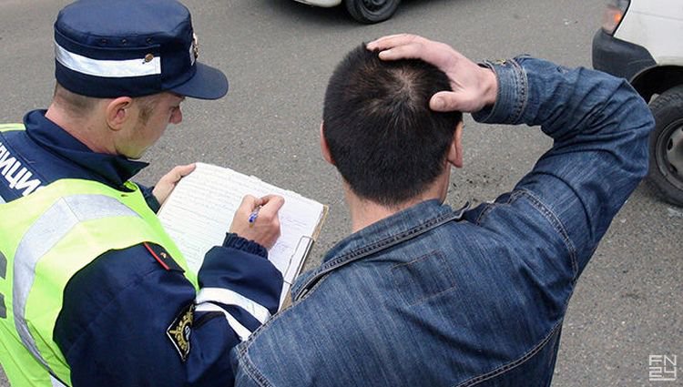 В Октябрьском районе перед судом предстанет водитель, пытавшийся дать взятку сотрудникам ГИБДД 