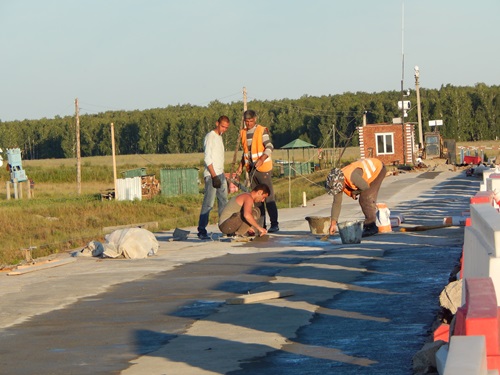 В селе Каракульском идет ремонт моста