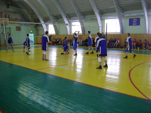 Соревнования школьников по волейболу