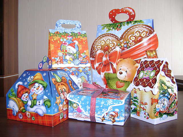Новогодние подарки — детям Украины