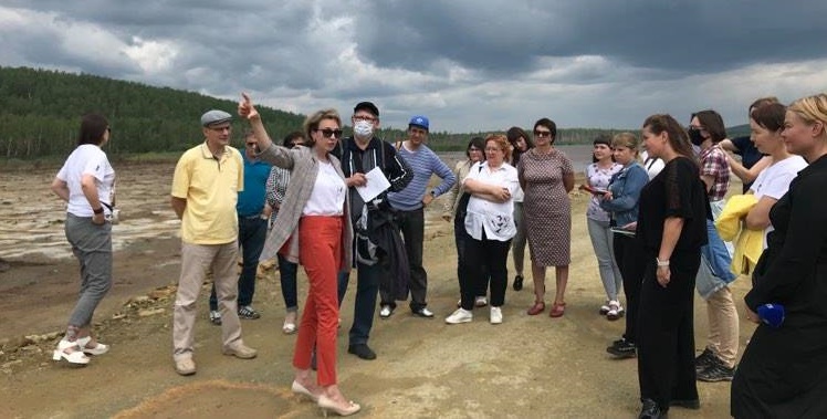 «Жизнь рядом с заводом» обсуждали в Карабаше слушатели Экологической школы для журналистов Южного Урала