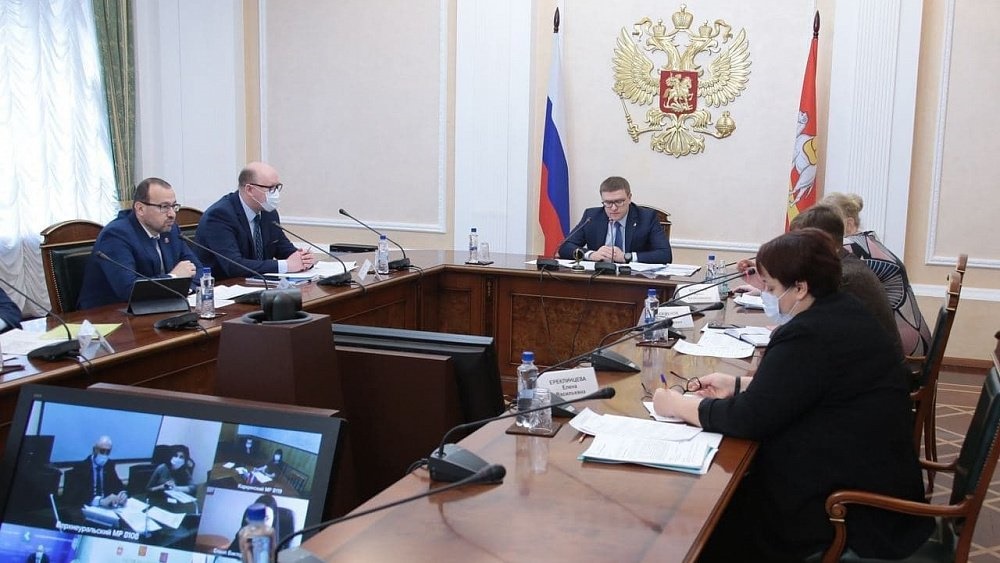 Челябинскому губернатору пожаловались на дороги, нехватку автобусов и отсутствие интернета