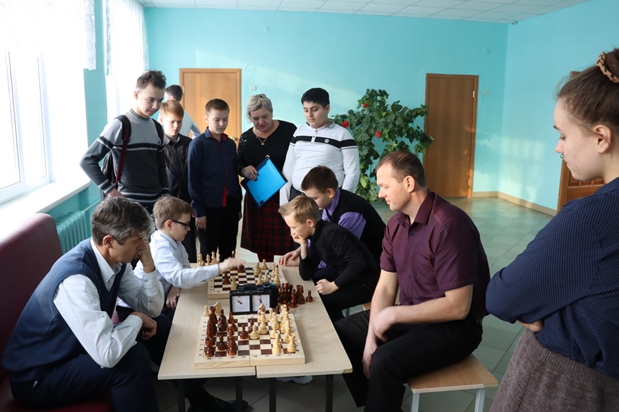 Школьники сразились в шахматном блиц-турнире