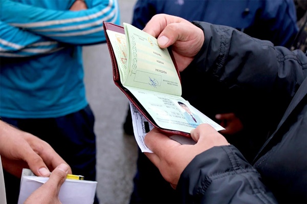В Октябрьском районе полицейские подвели промежуточные итоги оперативно-профилактического мероприятия «Нелегальный мигрант»