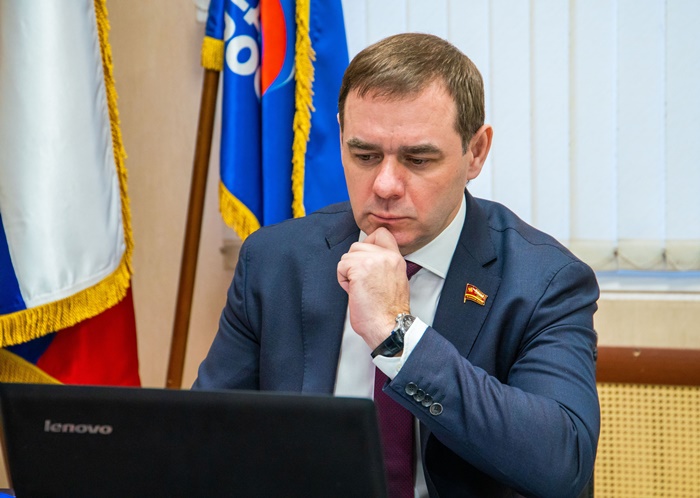 Александр Лазарев  дал ряд поручений своим заместителям и председателям комитетов